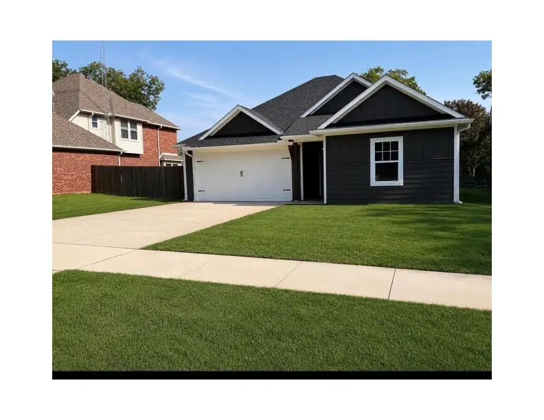 1021 W Sears Street, Denison, TX 75020 - #1