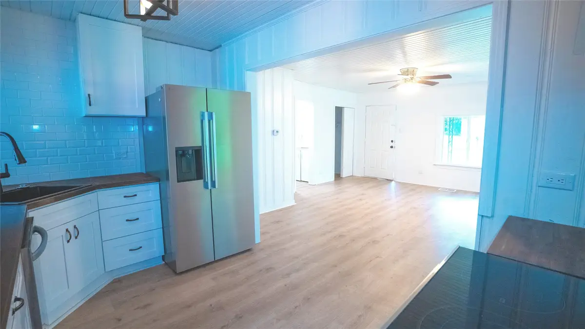 401 W Carolina Street, Palestine, TX 75803 - #1
