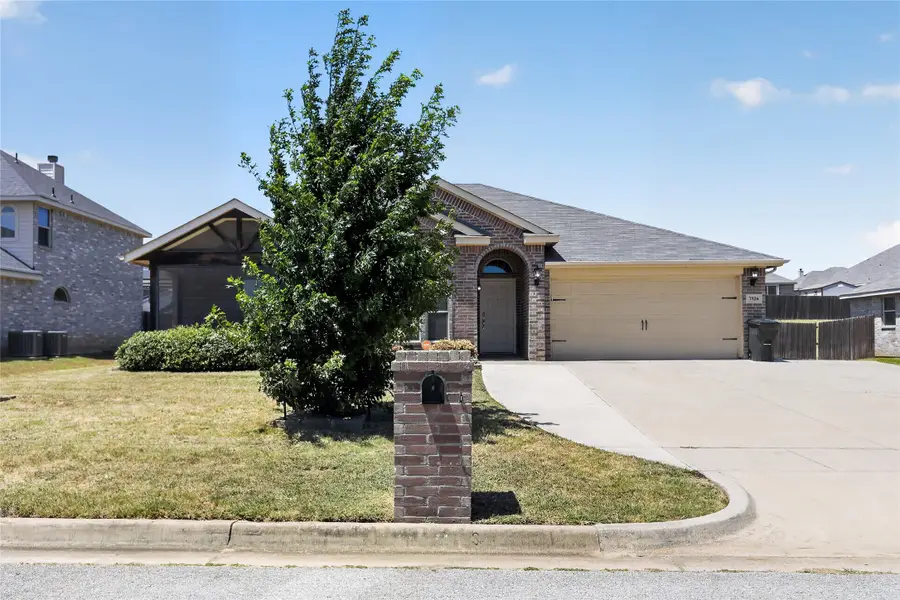 7526 Park Avenue, Forest Hill, TX 76140 - #3