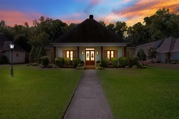 435 Oakwood Trace Court, Shreveport, LA 71106