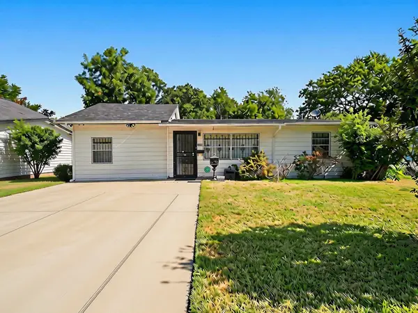 4105 Fairlane Avenue, Fort Worth, TX 76119
