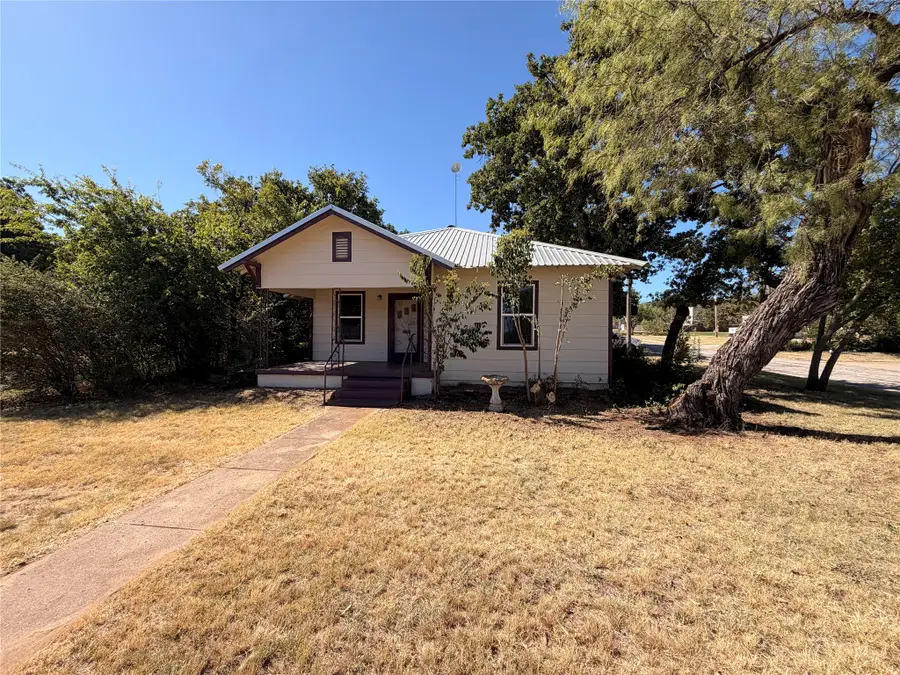 712 W Main Street, Eastland, TX 76448 - #2