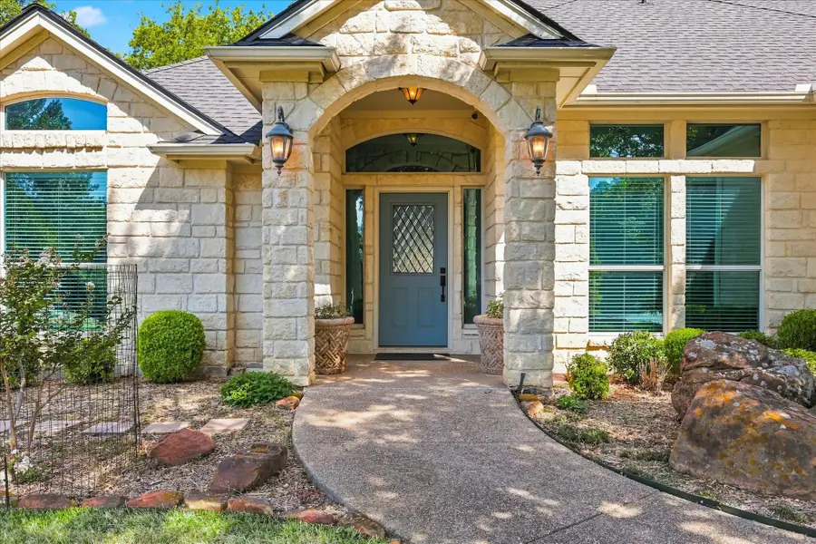 144 Saddle Brook Drive, Hudson Oaks, TX 76087 - #2