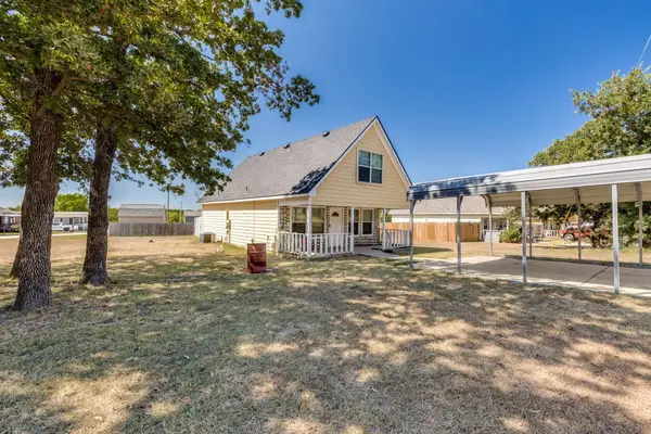 11001 Shady Oaks Drive, Runaway Bay, TX 76426