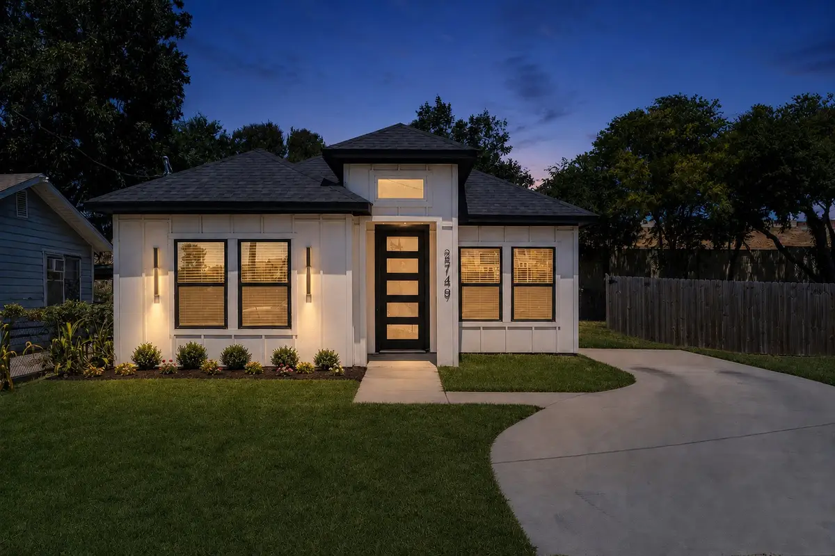 2749 Bethurum Avenue, Dallas, TX 75215 - #1