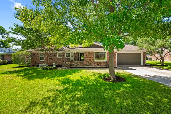 3517 Wooten Drive, Fort Worth, TX 76133