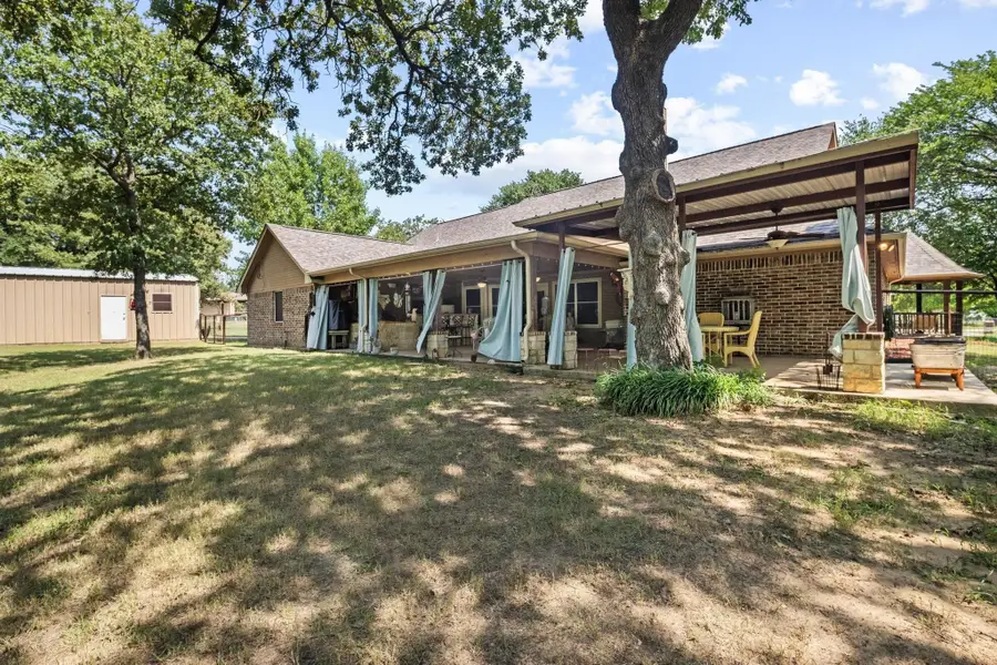112 Knight Court, Springtown, TX 76082 - #2