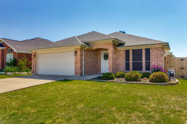 6817 Beverly Glen Drive, Fort Worth, TX 76132