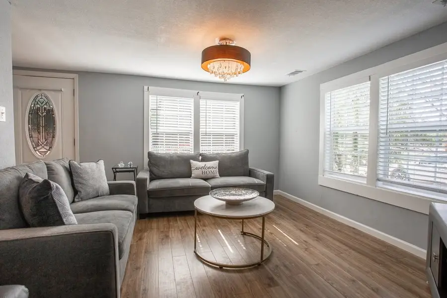 519 Taylor Street, Arlington, TX 76011 - #2