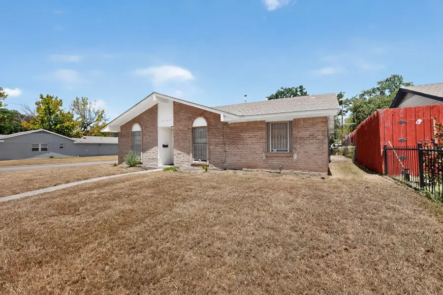 9905 Grove Oaks Boulevard, Dallas, TX 75217 - #2