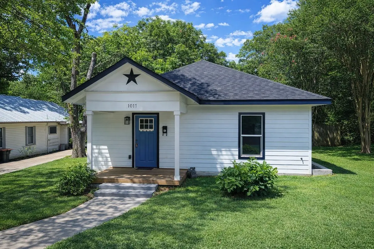 1017 E Washington Street, Paris, TX 75460 - #1