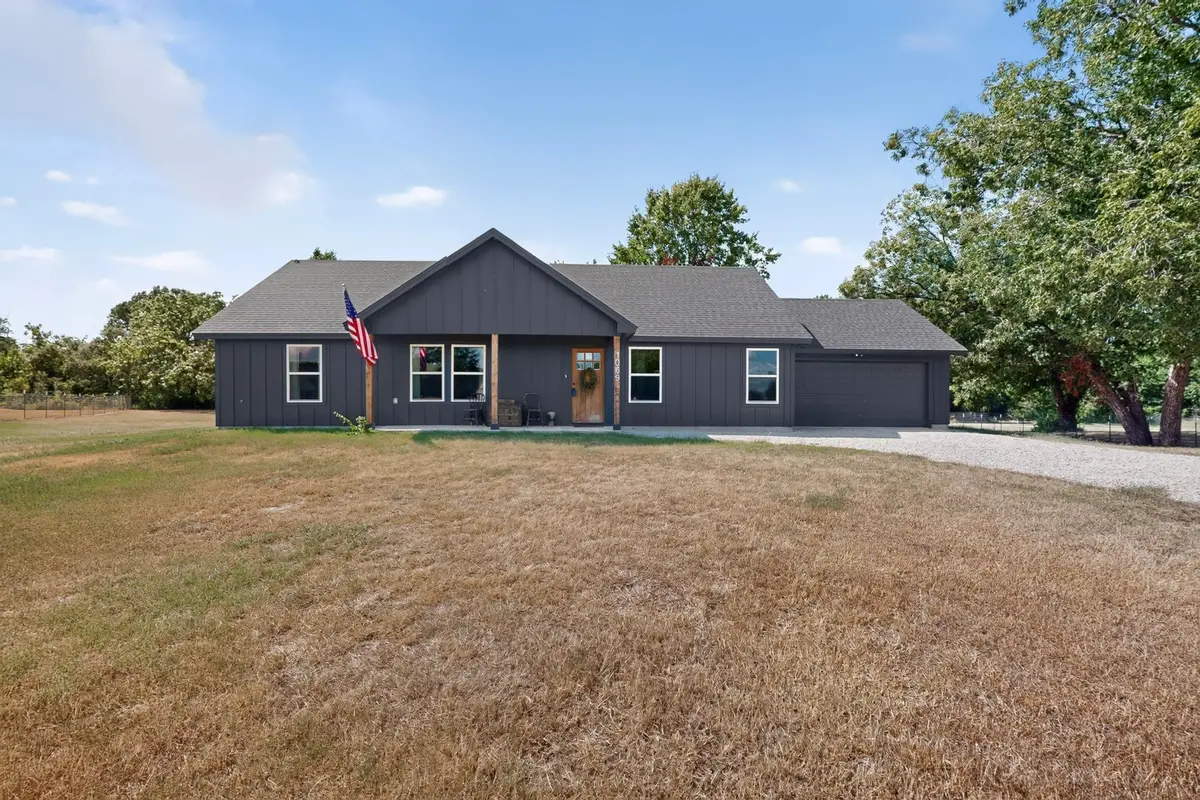 1069 Hereford Drive, Springtown, TX 76082 - #1