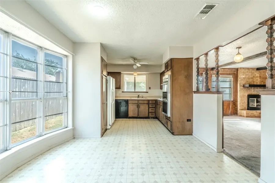 705 Rockledge Drive, Saginaw, TX 76179 - #3