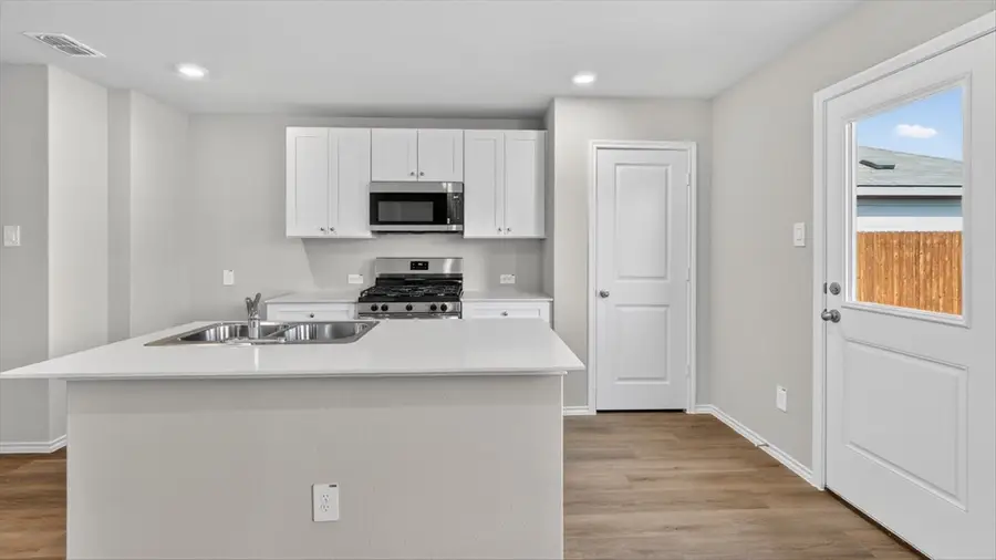 806 King's Way, Hillsboro, TX 76645 - #3