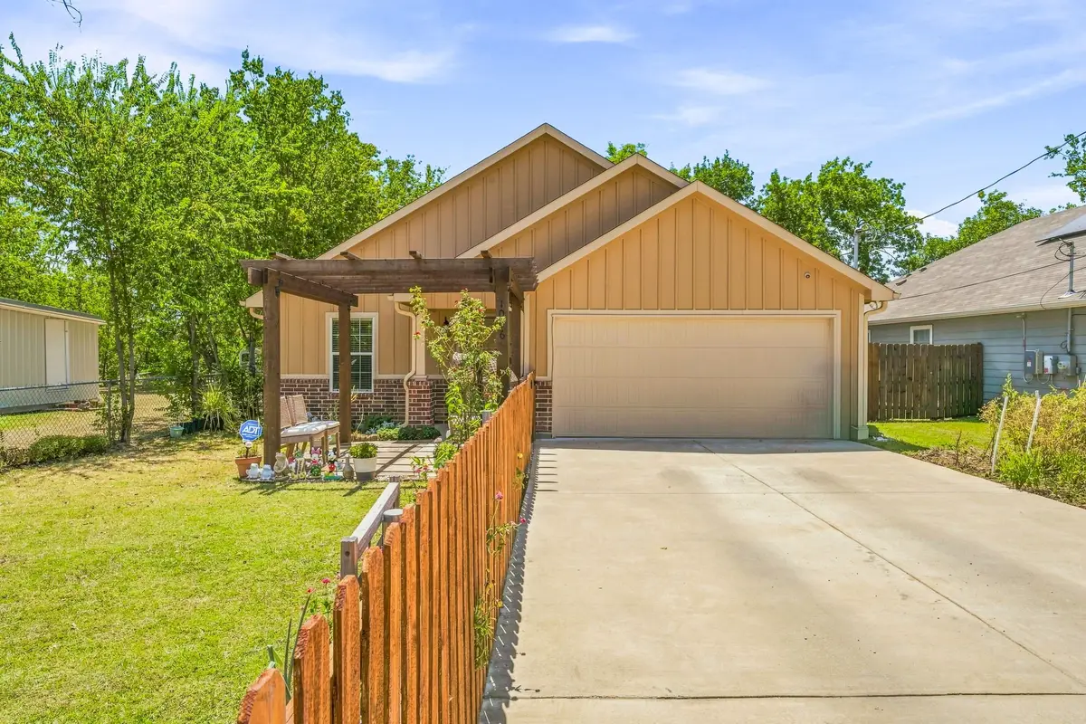 1006 SE 3rd Street, Mineral Wells, TX 76067 - #1