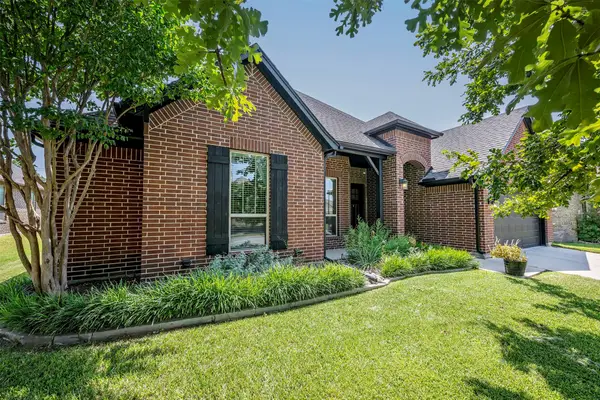 4009 Brookdale Road, Benbrook, TX 76116
