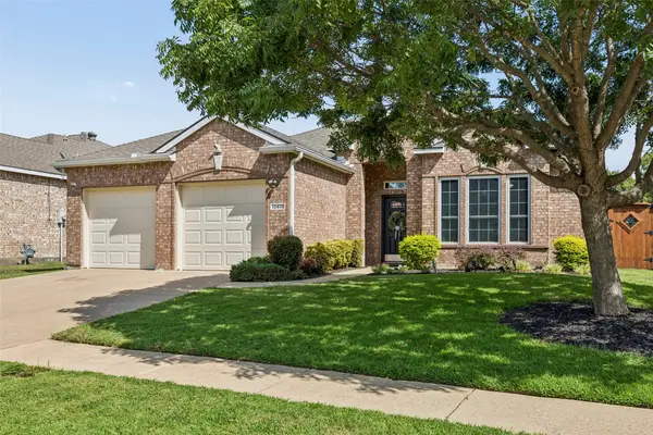 10418 Greenbriar Lane, Rowlett, TX 75089