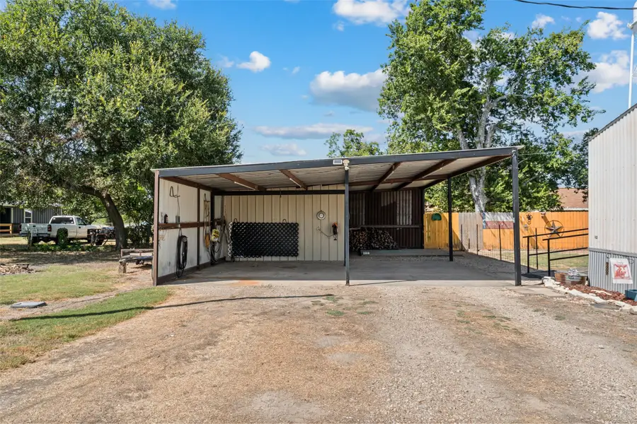 139 N 4th Street, Axtell, TX 76624 - #3