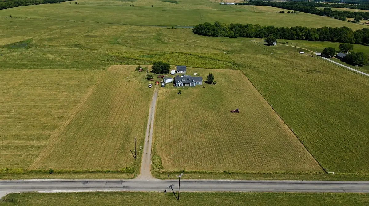 5304 E Line Road, Whitewright, TX 75491 - #1