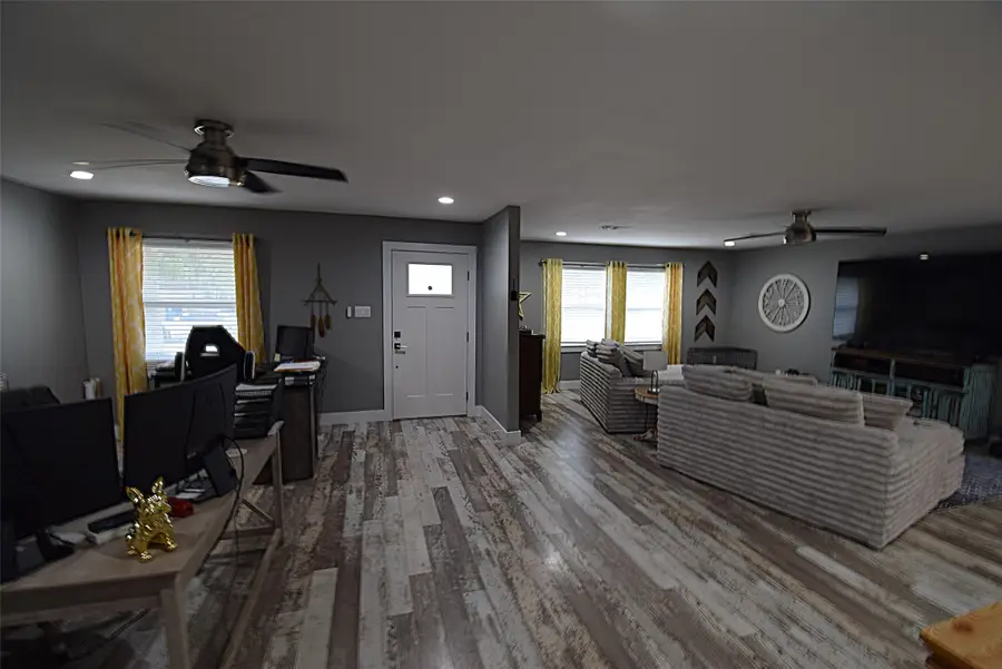 205 E 6th Street, Kaufman, TX 75142 - #2