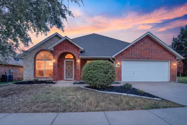 6829 Cheatham Drive, Watauga, TX 76148