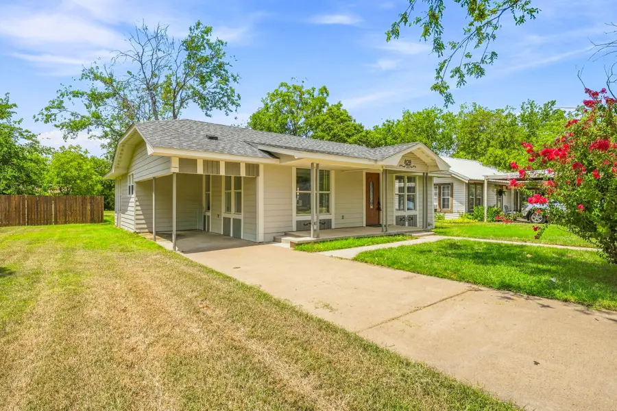 828 Indiana Street, Graham, TX 76450 - #3
