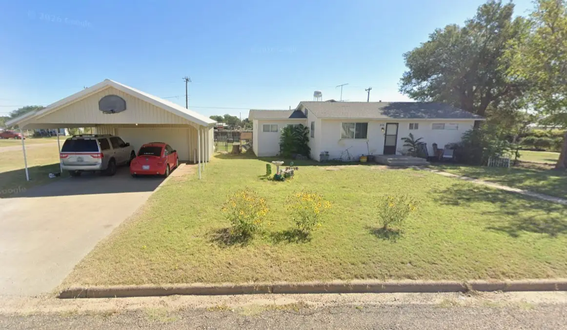 405 S Wilhelm Avenue, Stinnett, TX 79083 - #1