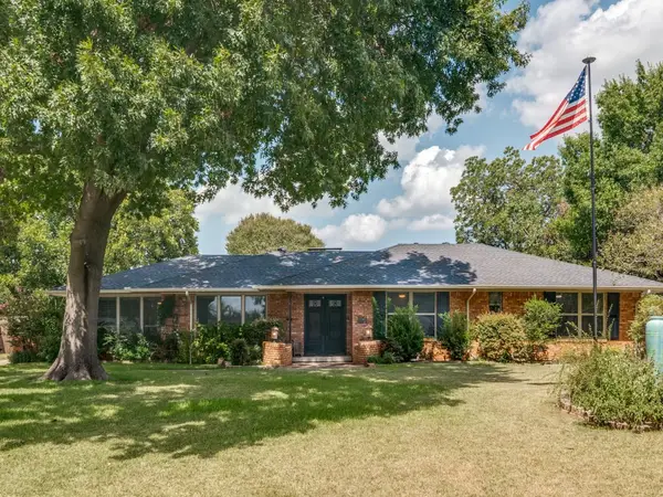 10216 Plummer Drive, Dallas, TX 75228