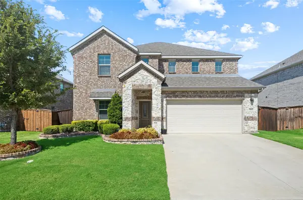 10105 Lakemont Drive, Fort Worth, TX 76131