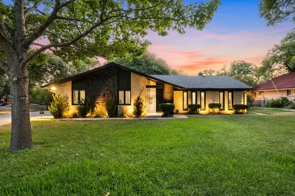 8559 S Mediterranean Circle, Dallas, TX 75238