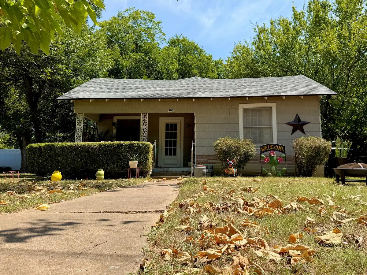 305 Williams Avenue, Cleburne, TX 76033 - #1