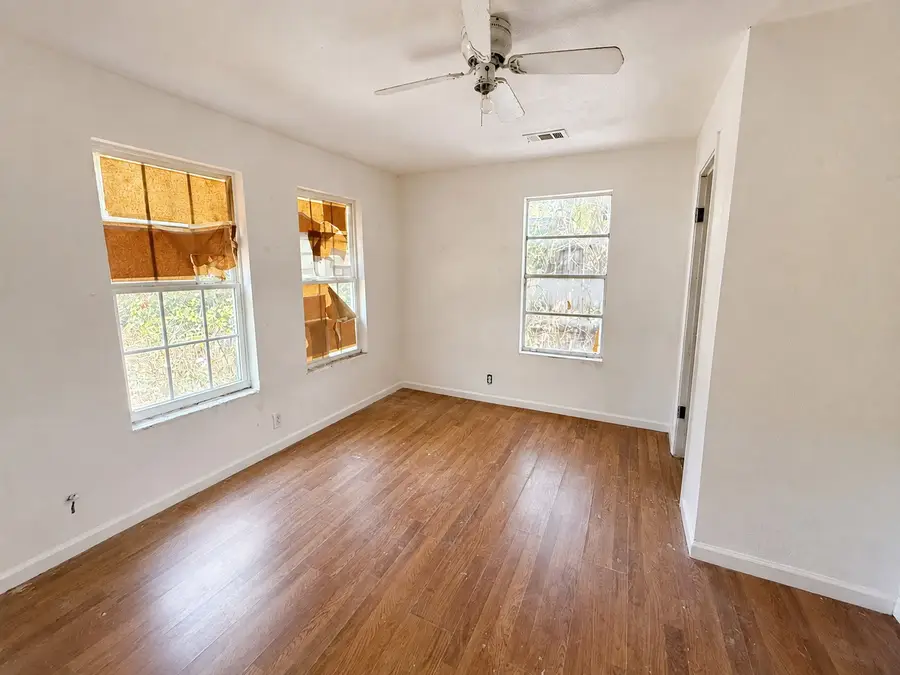 711 Kerley Street, Denton, TX 76205 - #3
