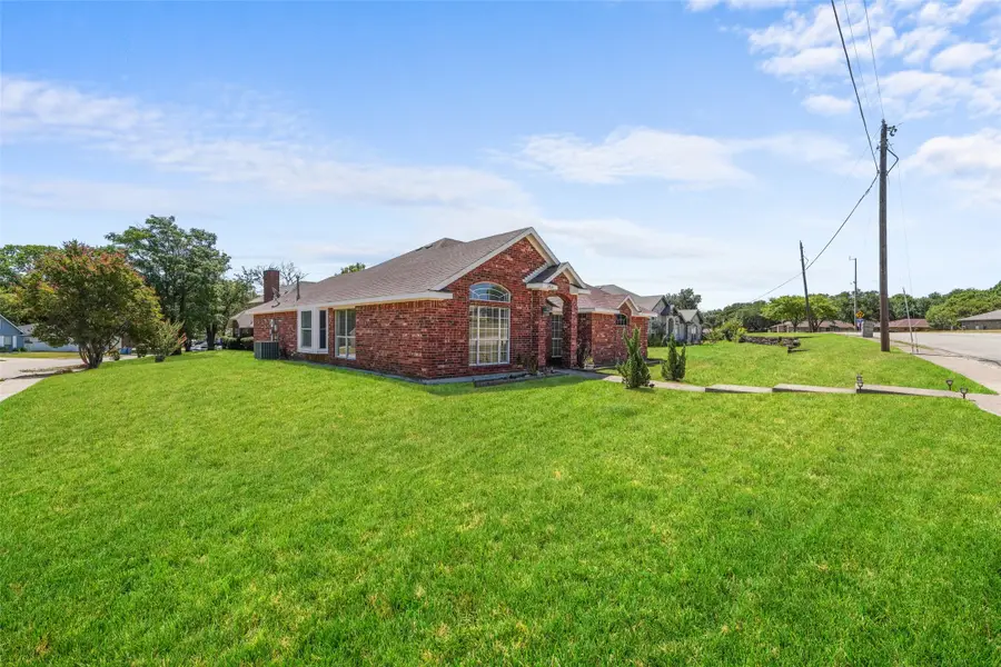 1064 The Meadows Parkway, Desoto, TX 75115 - #3