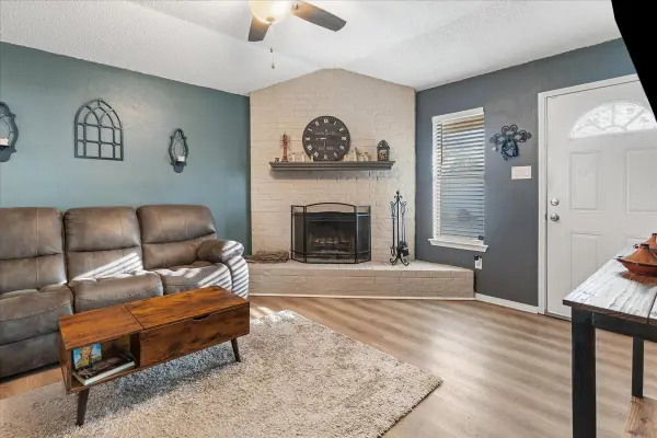 432 Post Oak Lane, Burleson, TX 76028
