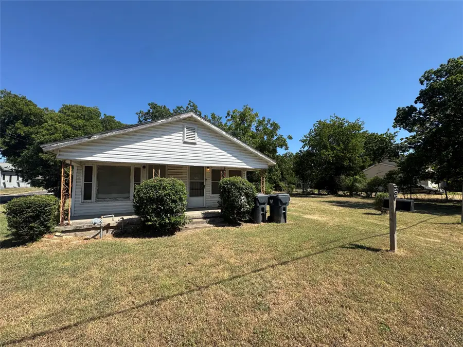 1500 E Calhoun Avenue, Waco, TX 76704 - #2