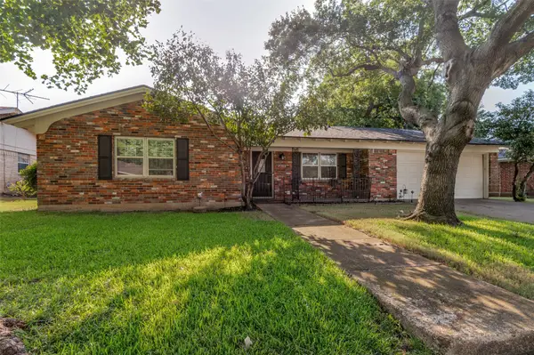 2304 Shady Brook Drive, Bedford, TX 76021