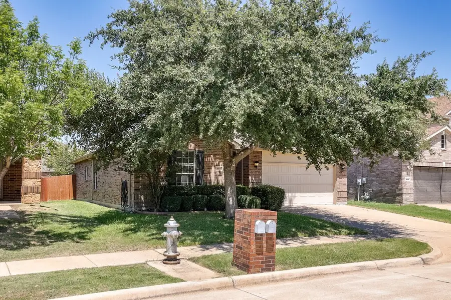 807 Bastrop Drive, Arlington, TX 76002 - #2