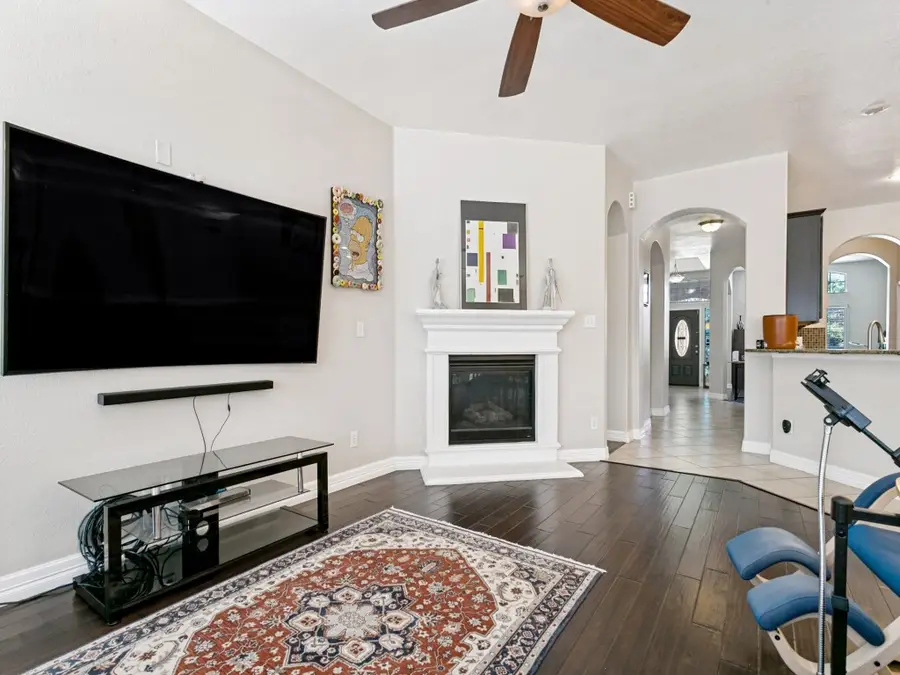4112 Bonita Avenue, Denton, TX 76210 - #2