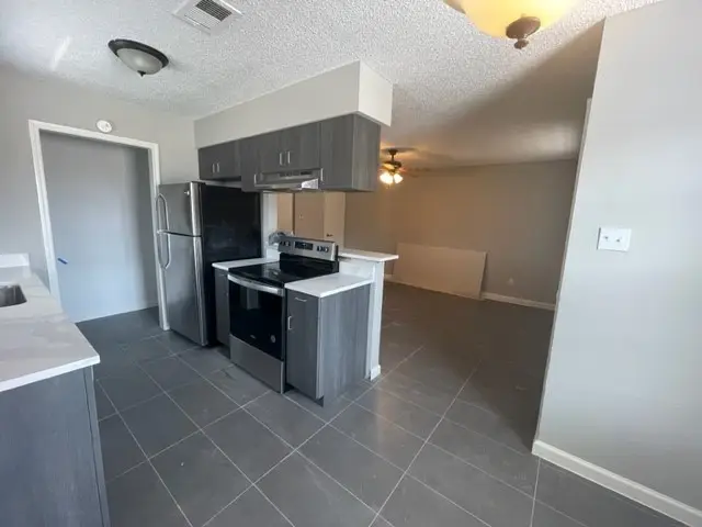 320 Queens Court N, Mansfield, TX 76063 - #2