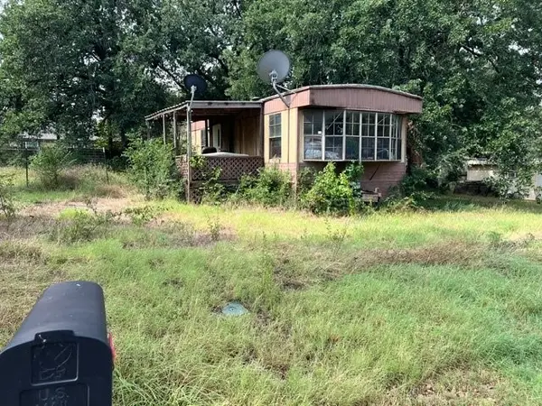 7177 Base Street #R, Azle, TX 76020