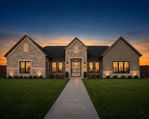 1012 Devonshire Drive N, Forney, TX 75126