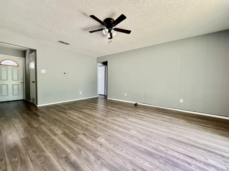 6804 Margaret Drive, Forest Hill, TX 76140 - #3