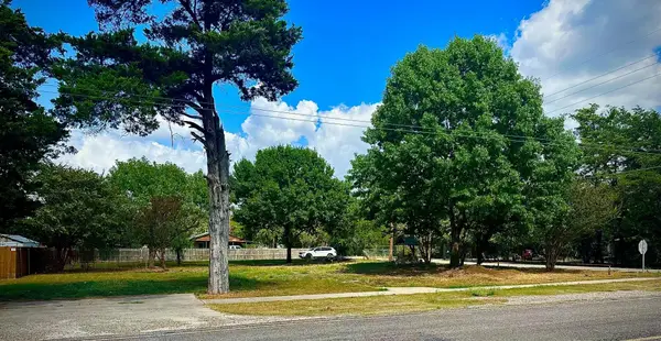 326 E Grand Street, Whitewright, TX 75491