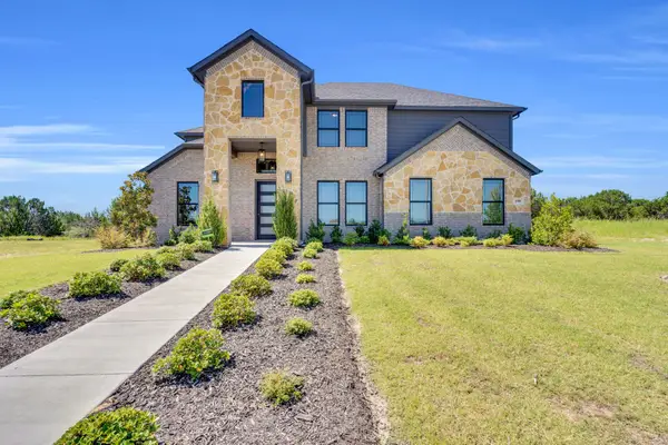 1908 Barrix Lane, DeSoto, TX 75115