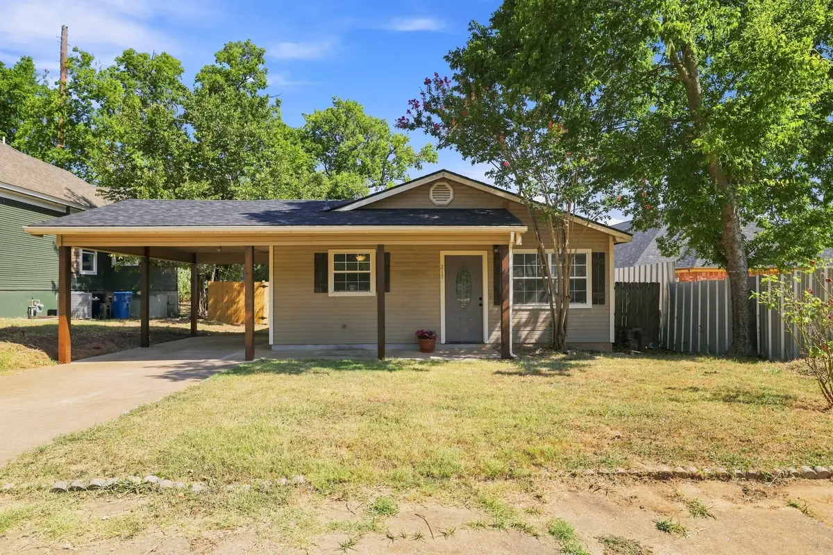 217 E Hull Street, Denison, TX 75021 - #1