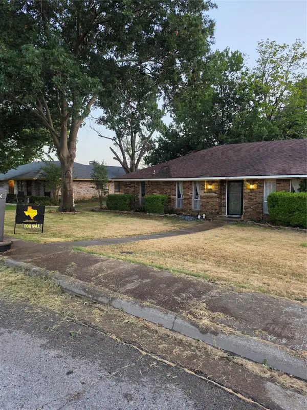 1033 Shadywood Lane, DeSoto, TX 75115