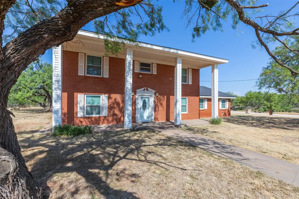 902 Avenue O, Anson, TX 79501 - #1