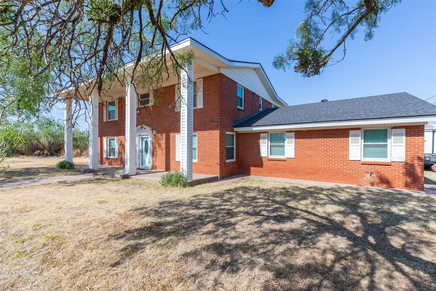 902 Avenue O, Anson, TX 79501 - #3