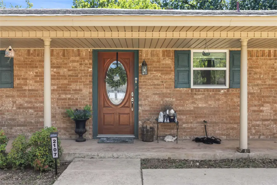 2107 16th Street, Brownwood, TX 76801 - #2