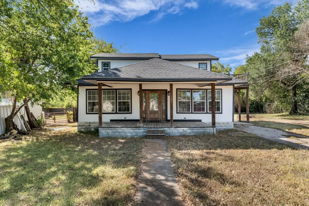 101 S Archer Street, Groesbeck, TX 76642 - #1